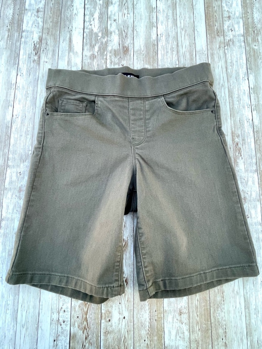 90s Grunge Bermuda Shorts Army Green Stretch Small DKNY